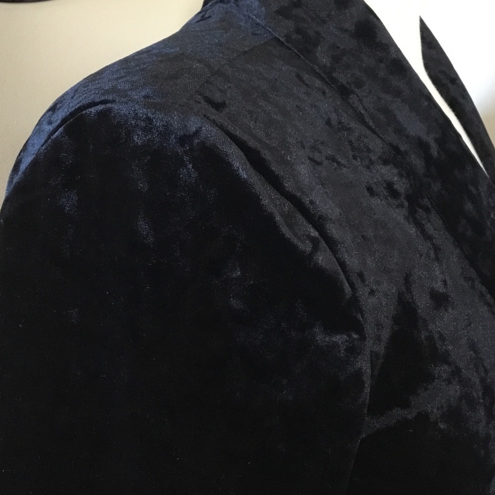 Wayf La Roux Black Velvet Belted Robe - Picture 8 of 11